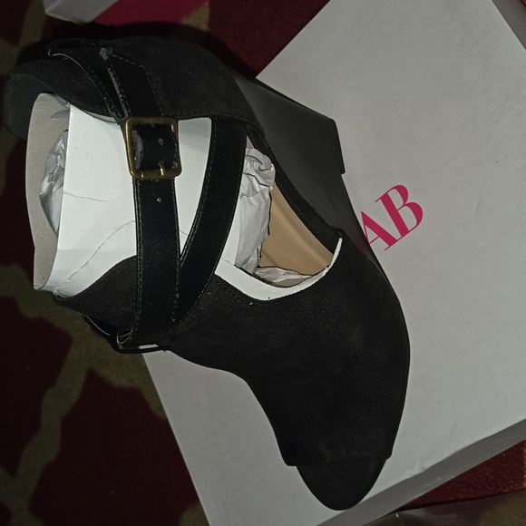 JustFab Shoes - Just Fab Sz 10 Black Wedge Sandals